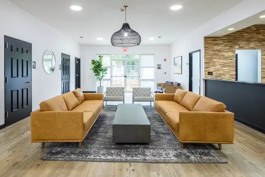 Bright and inviting common area at Southeast Detox Center, a drug and alcohol rehab detox center in Atlanta.