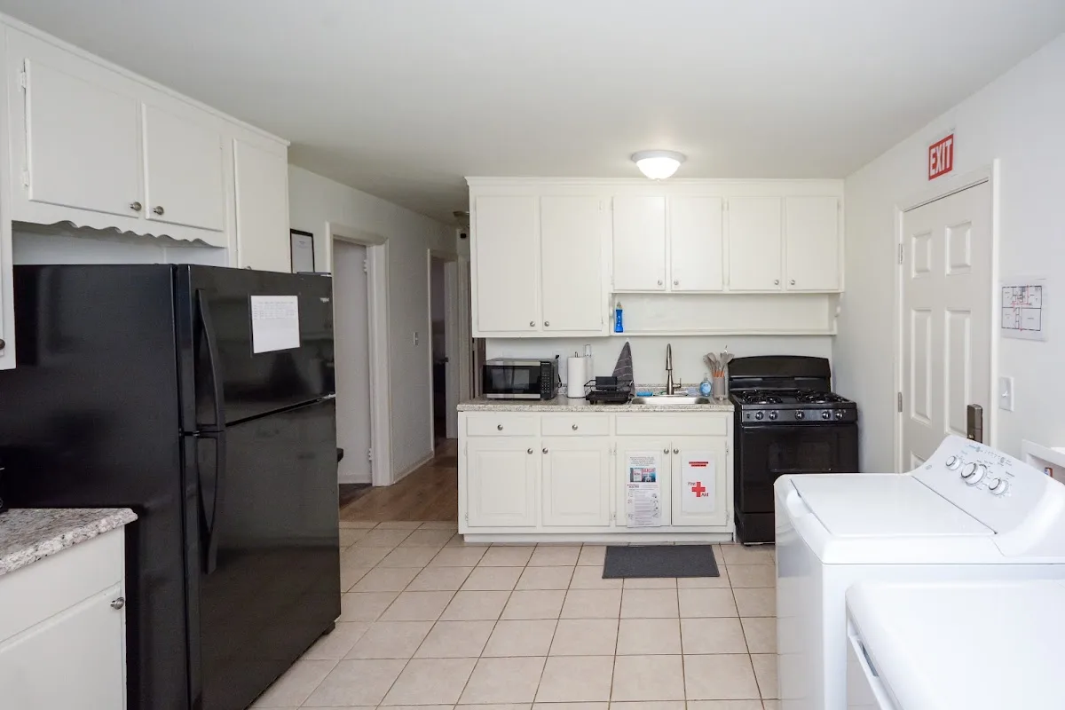 Creekside Recovery Residences - Photo 4